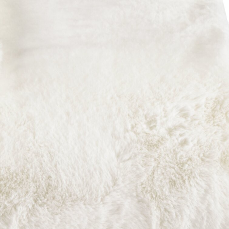 Vera wang faux fur outlet throw